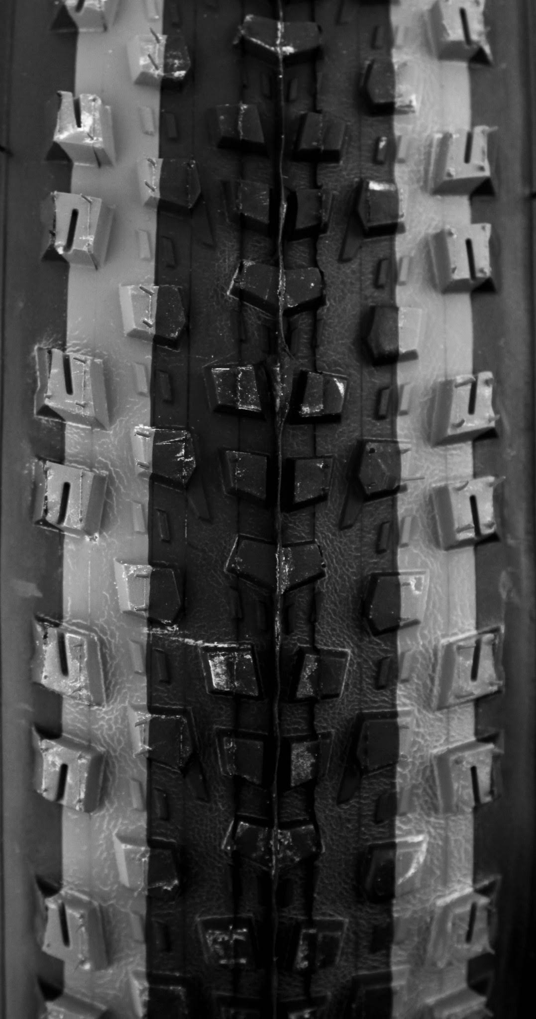 Tubeless Folding Tire, 27.5 x 2.25-Inch, Grey/Black D478