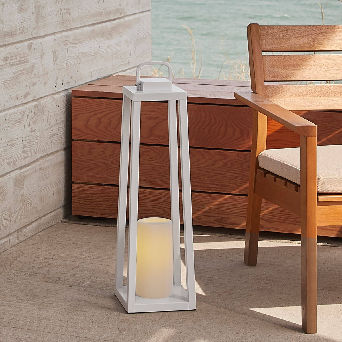 White Lantern with Flameless Candle U8835