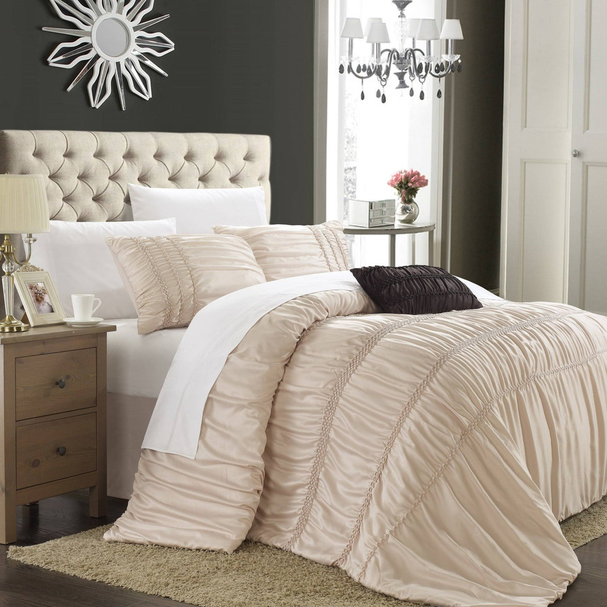 8 Piece Ruffled Duvet Cover Set Taupe King W116