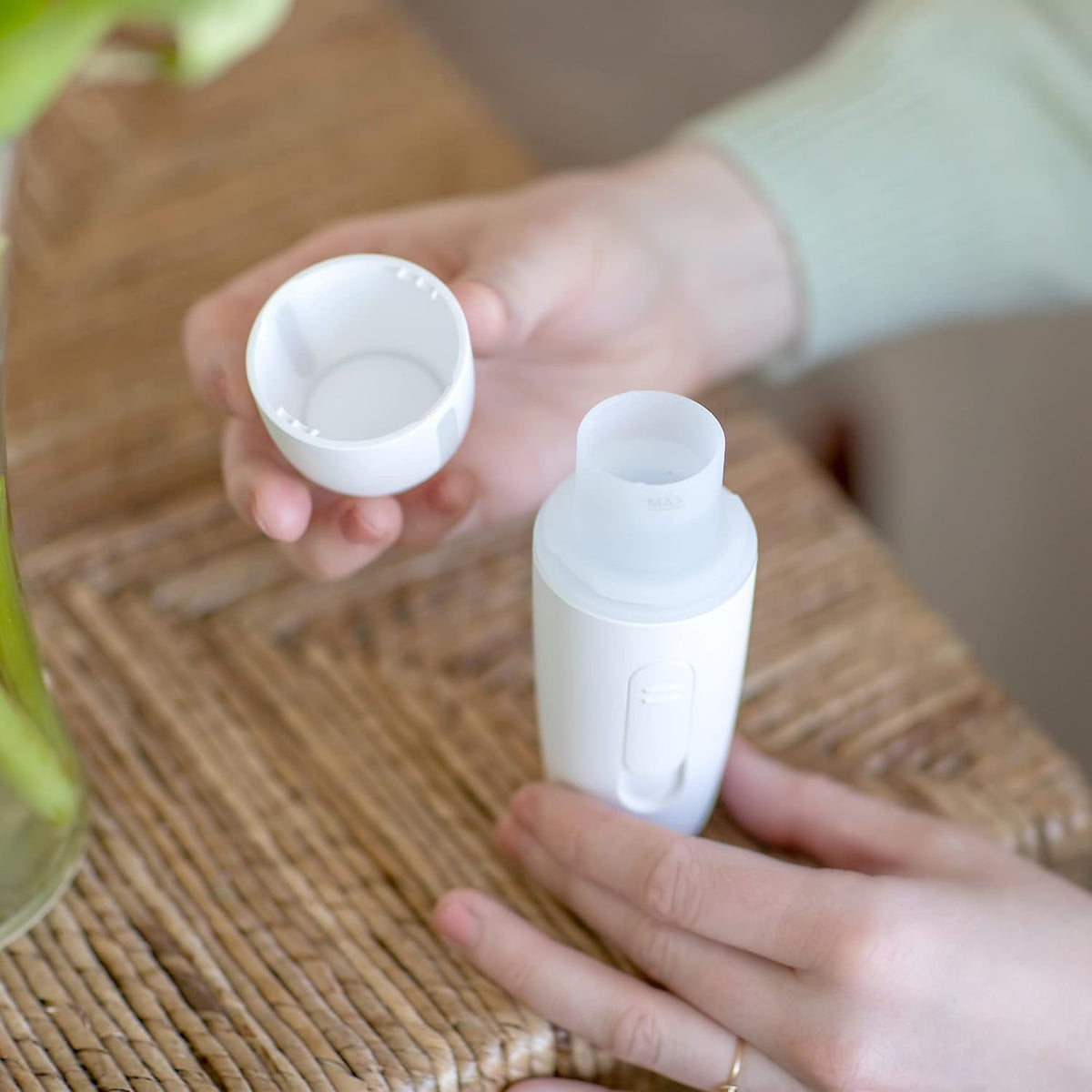 Mini Portable Diffuser for Essential Oils, Rechargeable via USB, Cordless R99548