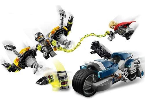 Black Panther and Thor Buildable Superhero Toy (226 Pieces) Z122
