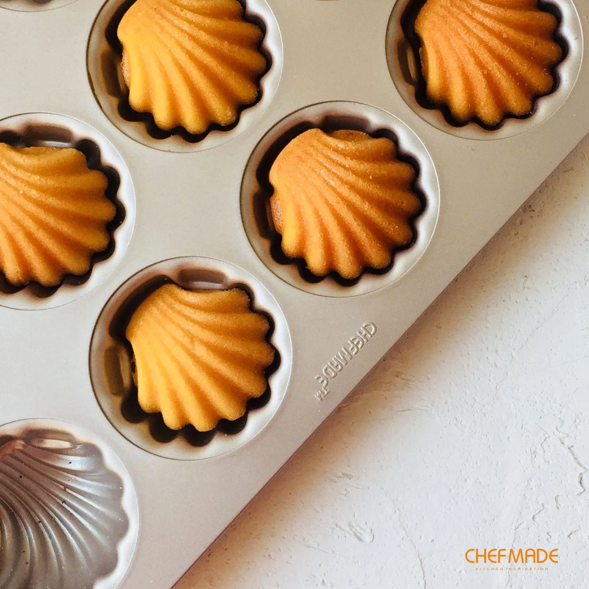 12-Cavity Non-Stick Madeleine Mold Cake Pan M4883