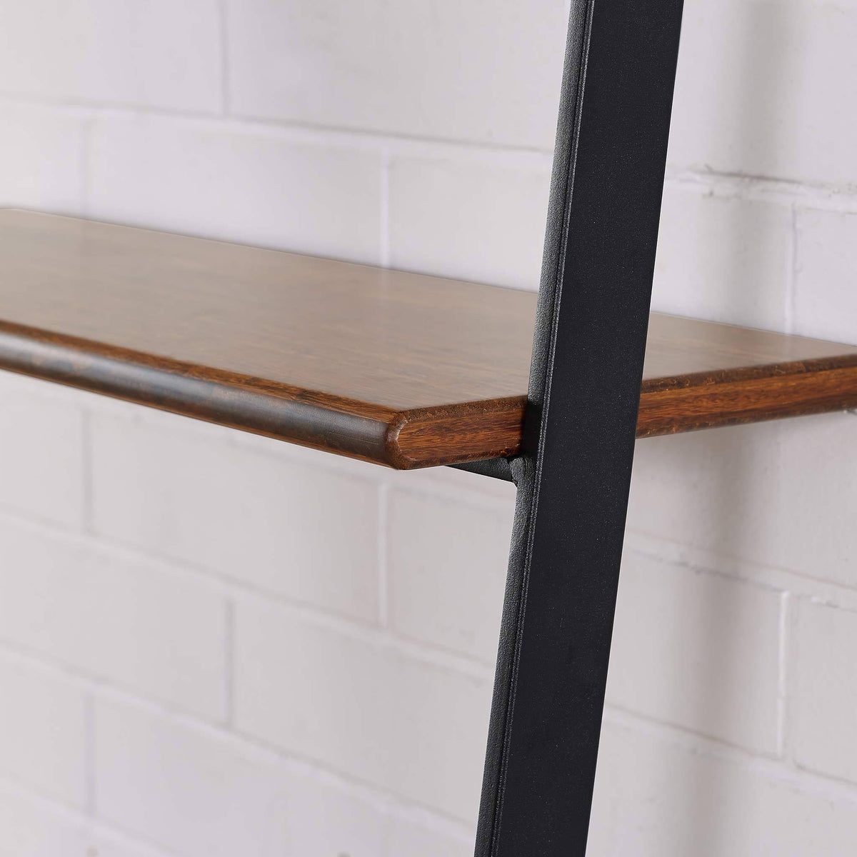 Leaning Shelf R106