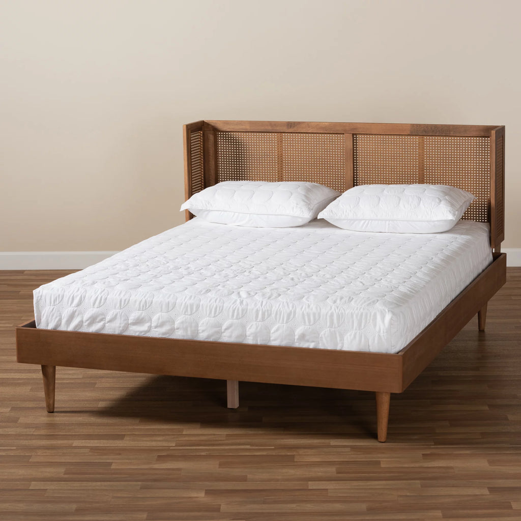 King Size Wood and Synthetic Rattan Platform Bed L1905
