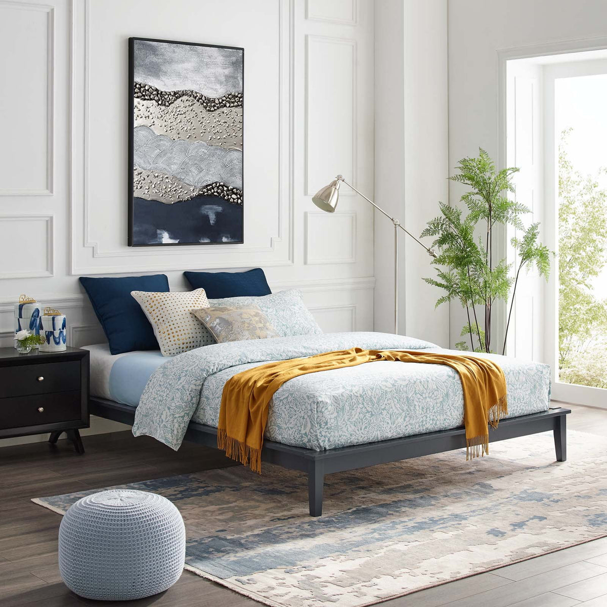 King Wood Platform Bed Frame in Gray D5554