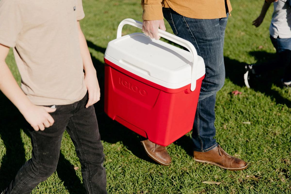 28 QT Red Ice Chest Cooler J614415