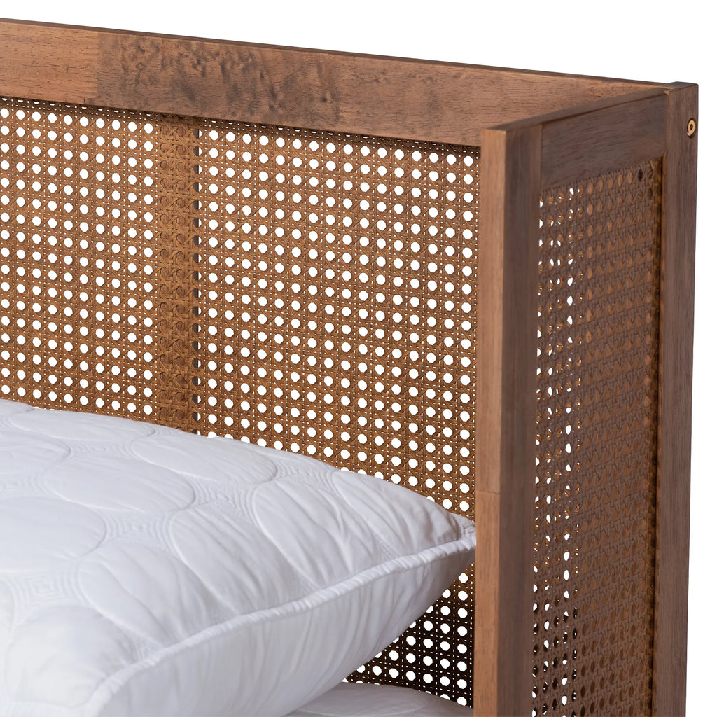 King Size Wood and Synthetic Rattan Platform Bed L1905